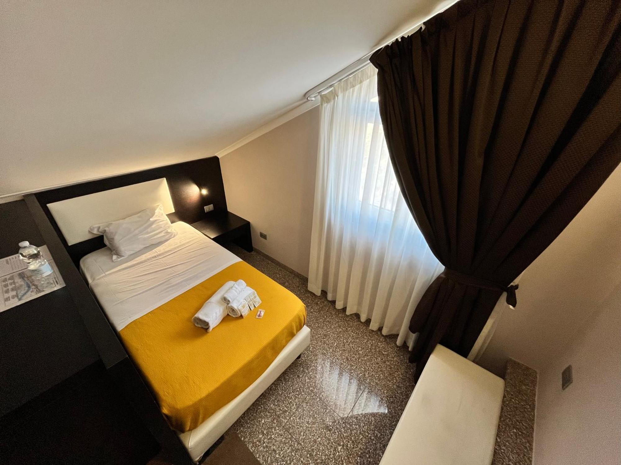 Eh Suites Rome Airport Euro House Hotels Fiumicino Kültér fotó