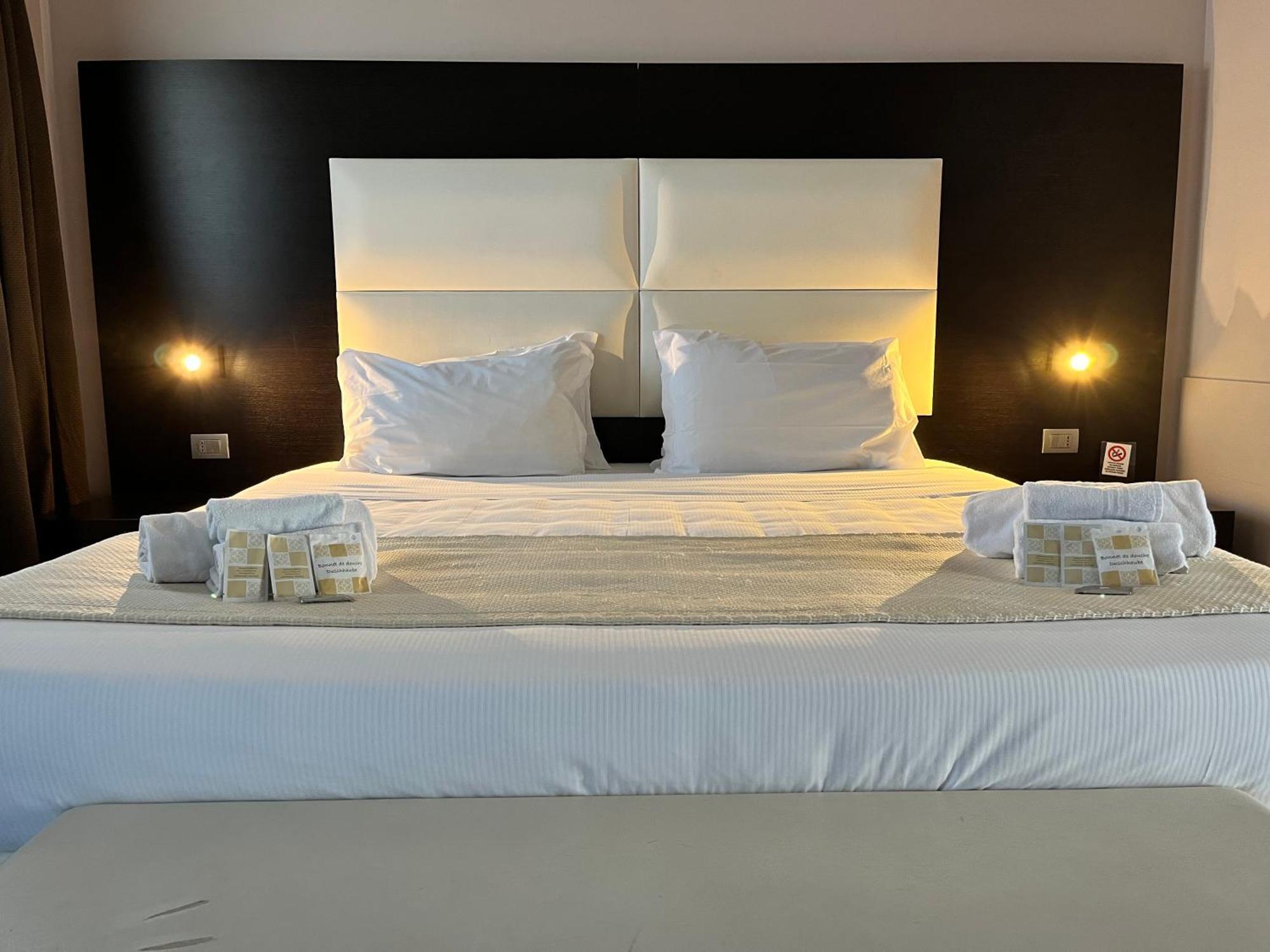 Eh Suites Rome Airport Euro House Hotels Fiumicino Kültér fotó