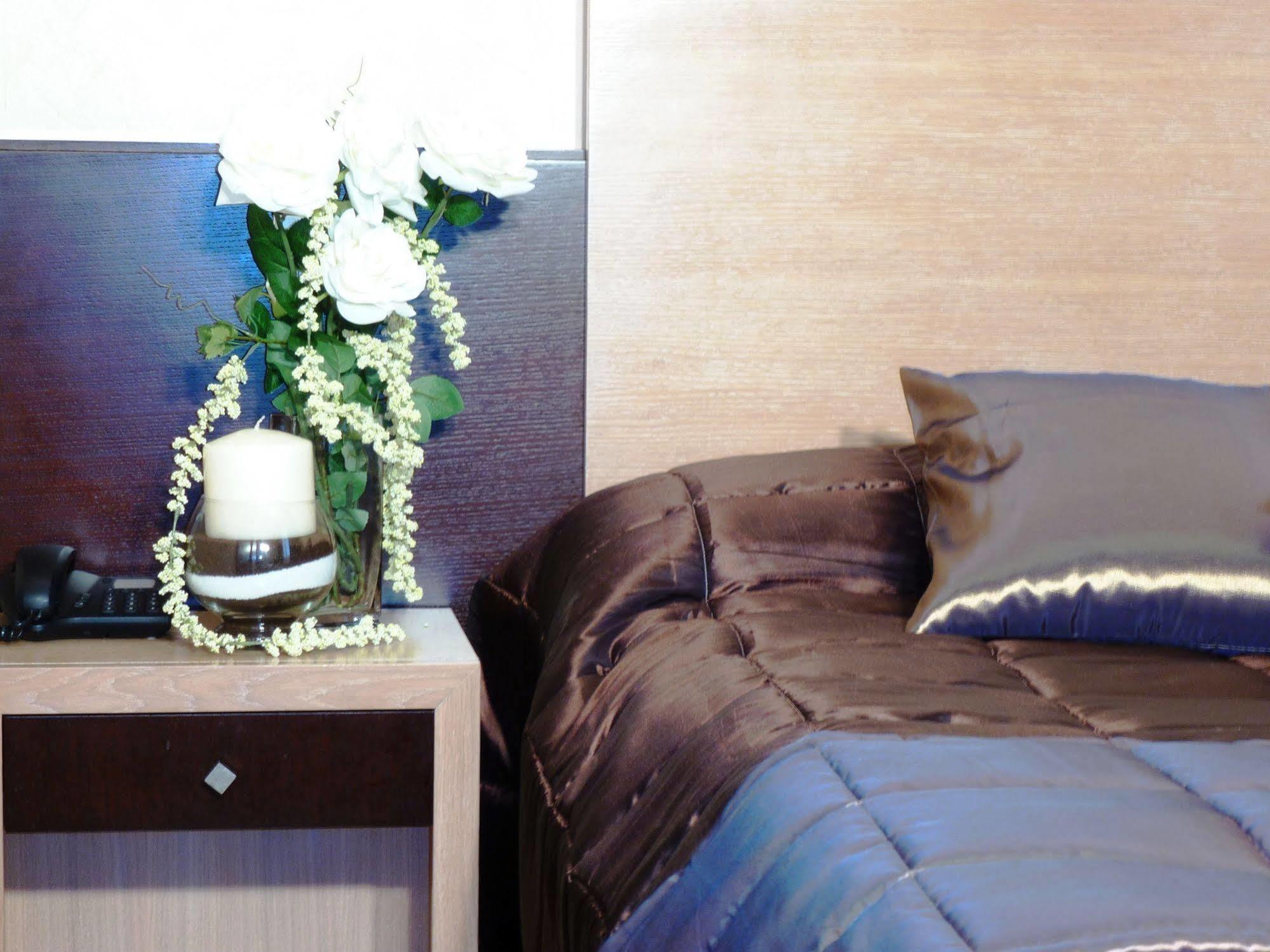 Eh Suites Rome Airport Euro House Hotels Fiumicino Kültér fotó