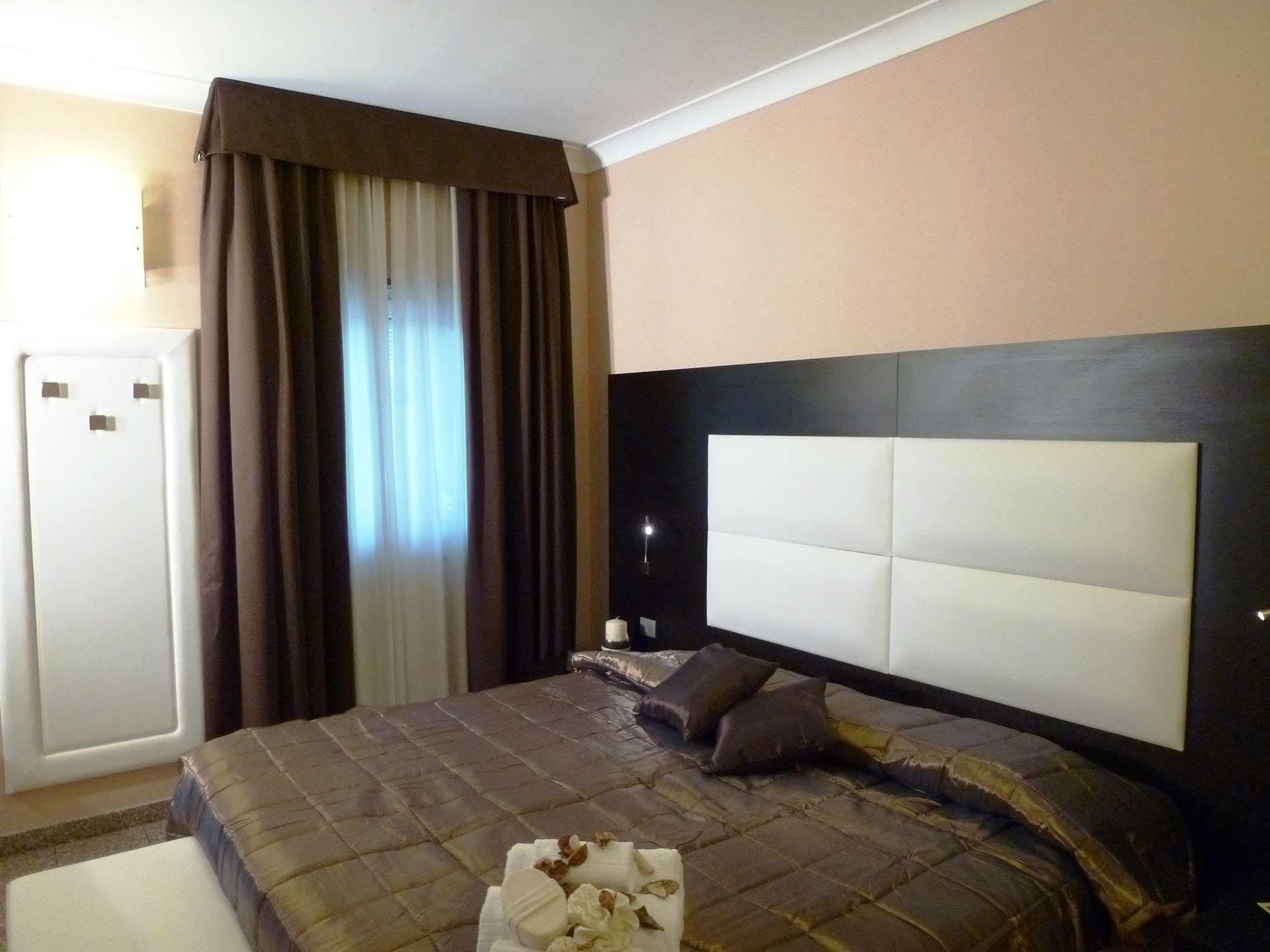 Eh Suites Rome Airport Euro House Hotels Fiumicino Kültér fotó