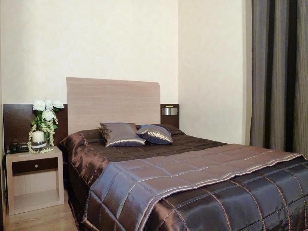 Eh Suites Rome Airport Euro House Hotels Fiumicino Kültér fotó